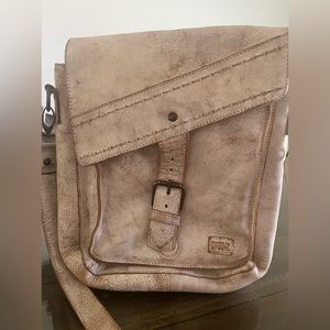 Bedstu Crossbody